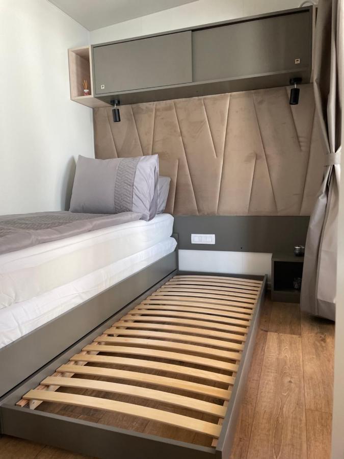 Mobile Home Jana Biograd Na Moru Bagian luar foto