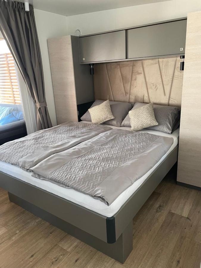 Mobile Home Jana Biograd Na Moru Bagian luar foto